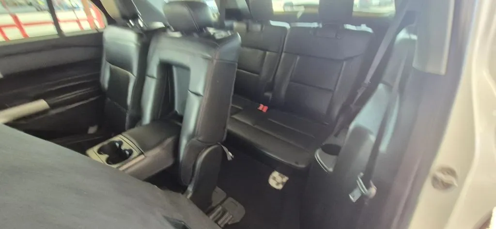 Ford Explorer photo 13
