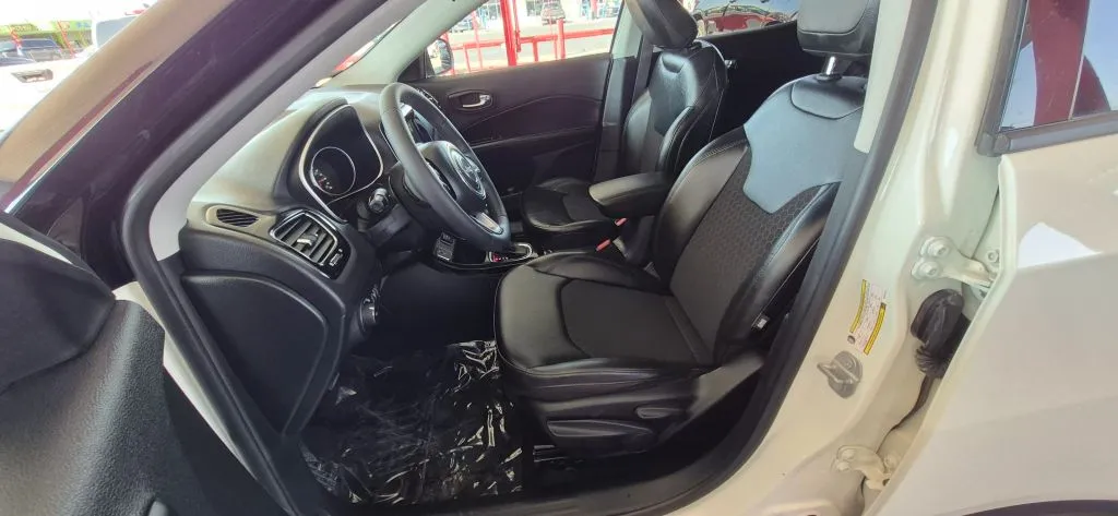 Jeep Compass photo 11