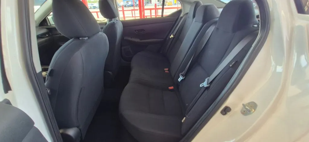 Nissan Sentra photo 11