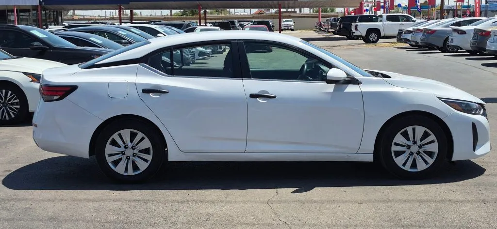 Nissan Sentra photo 7
