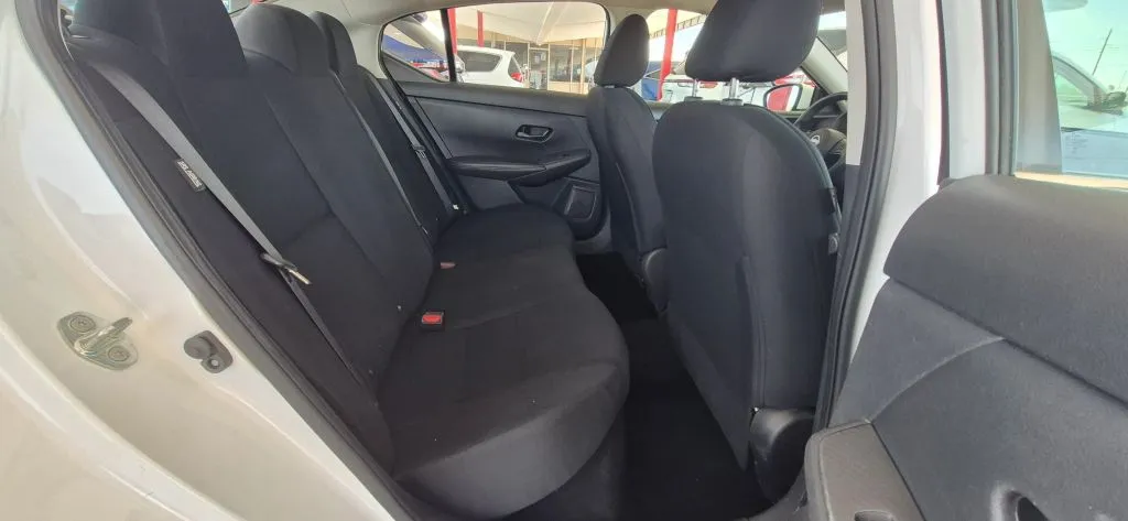 Nissan Sentra photo 12