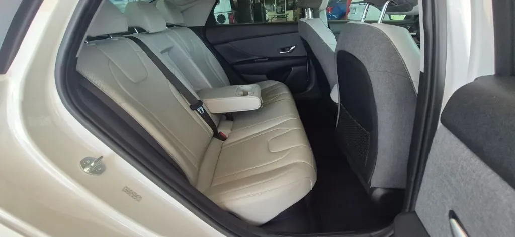 Hyundai Elantra photo 14