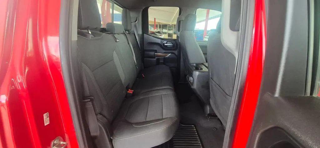 Chevrolet Silverado photo 13