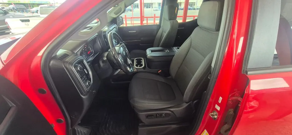 Chevrolet Silverado photo 11