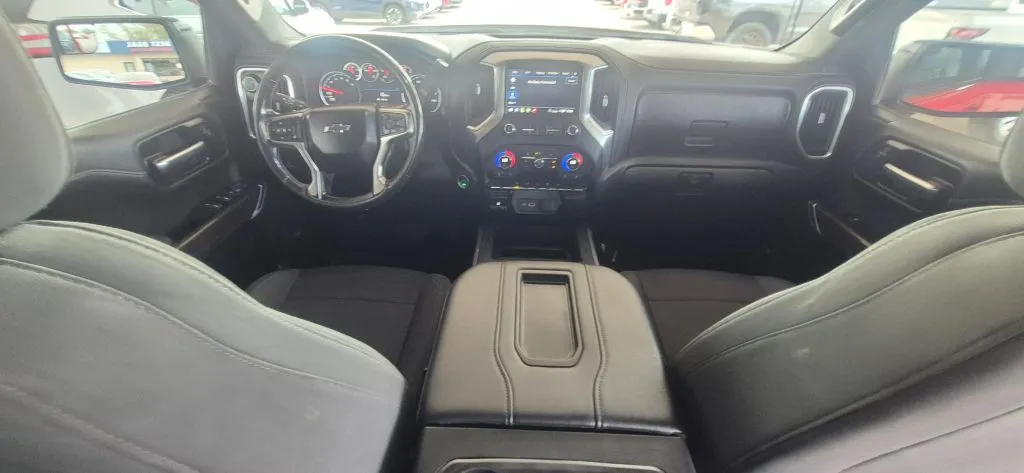 Chevrolet Silverado photo 15