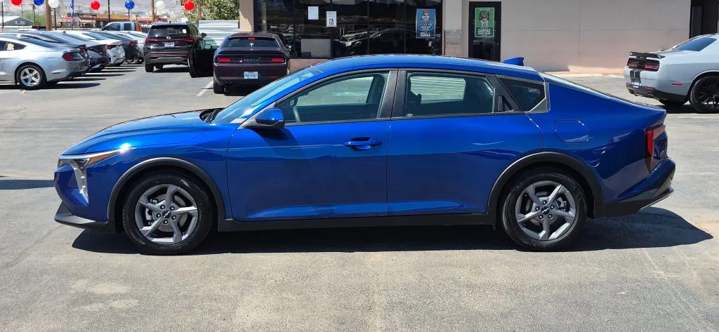 Kia K4 photo 3