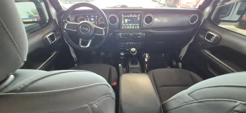 Jeep Gladiator photo 15