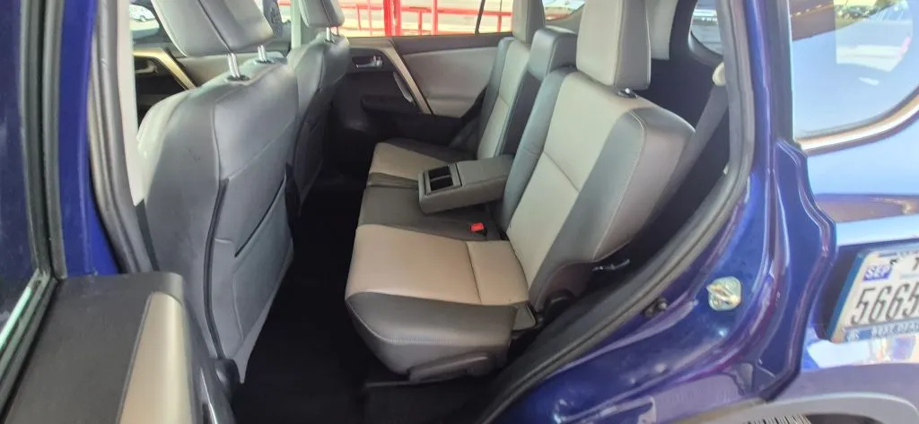 Toyota RAV4 photo 13