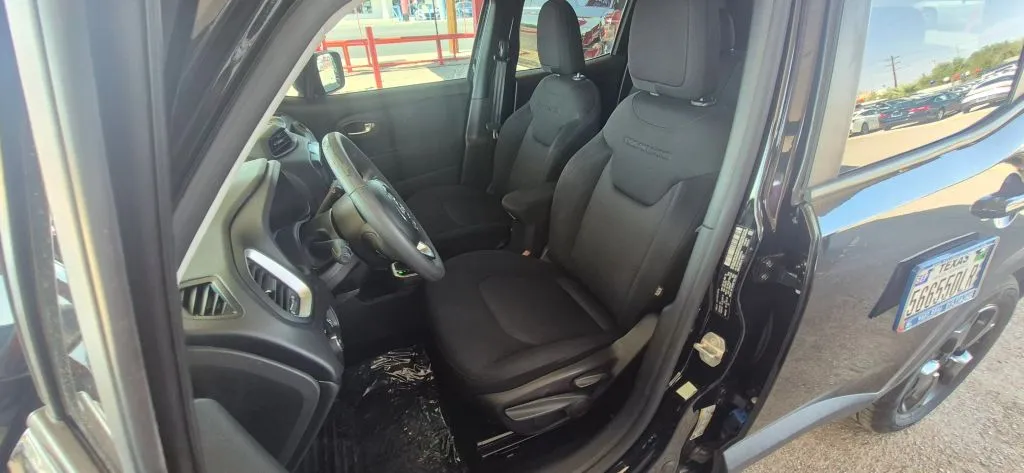 Jeep Renegade photo 11