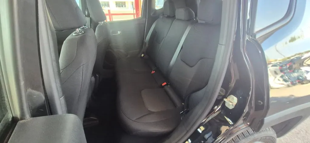 Jeep Renegade photo 12