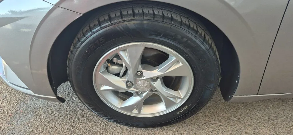 Hyundai Elantra photo 18