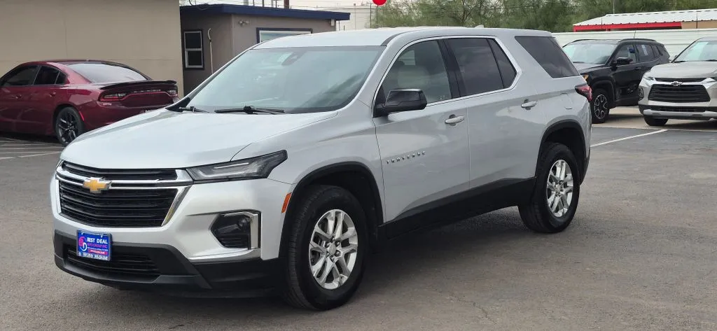 Chevrolet Traverse photo 2