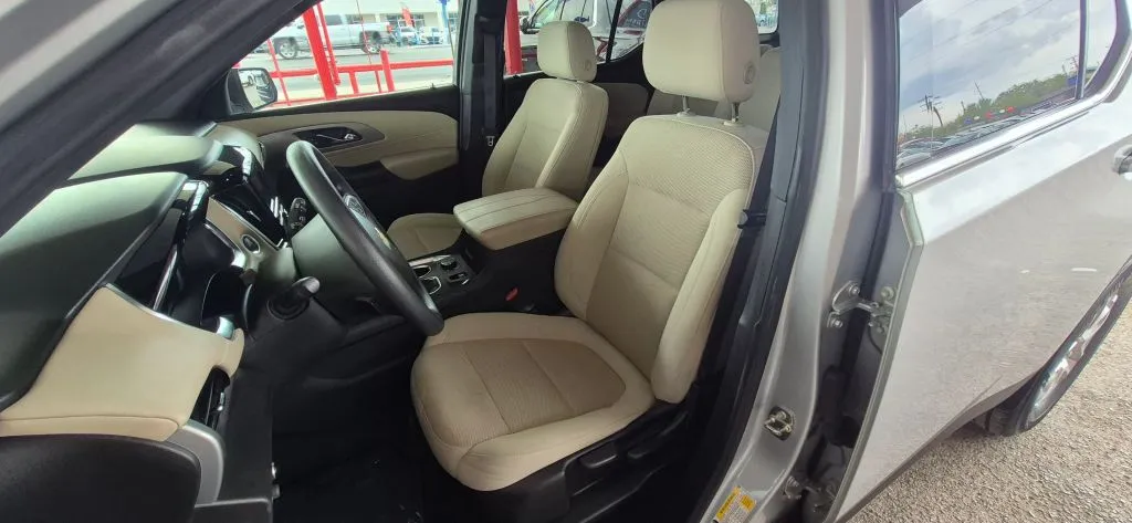 Chevrolet Traverse photo 11