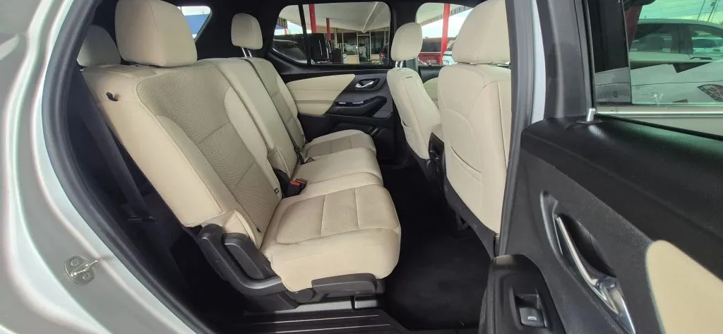Chevrolet Traverse photo 15