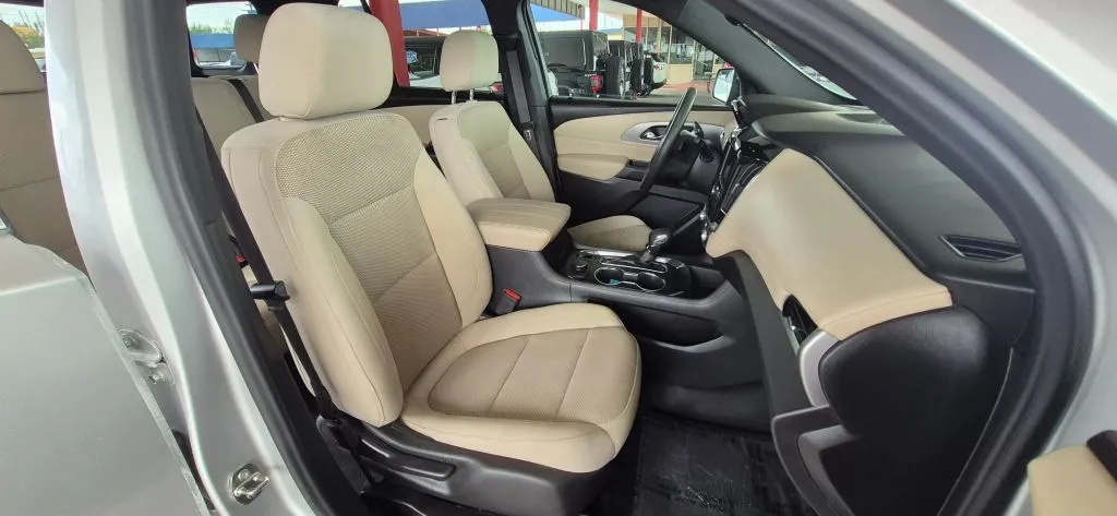 Chevrolet Traverse photo 16