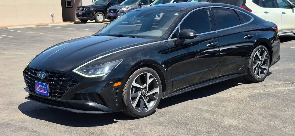 Hyundai Sonata photo 2