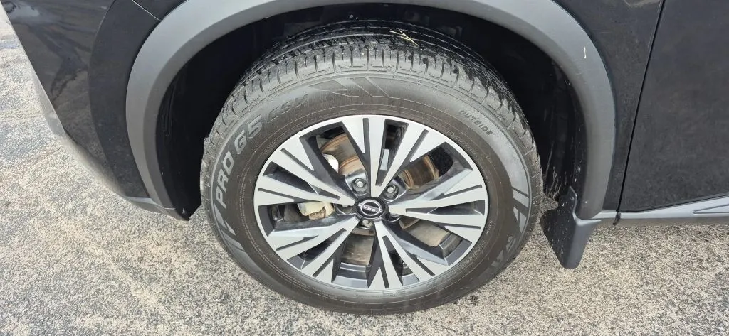 Nissan Rogue photo 17