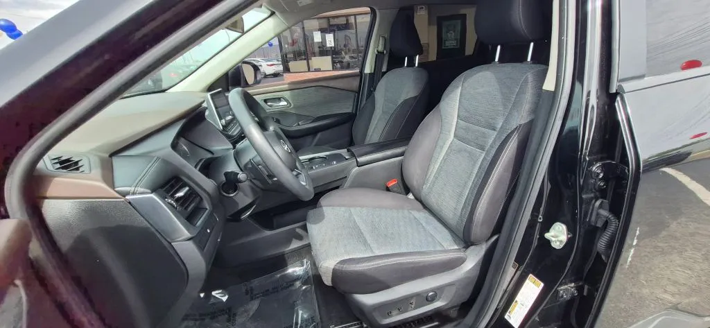 Nissan Rogue photo 11