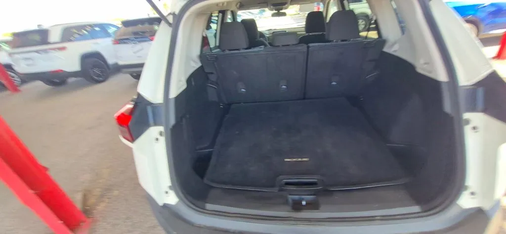 Nissan Rogue photo 16