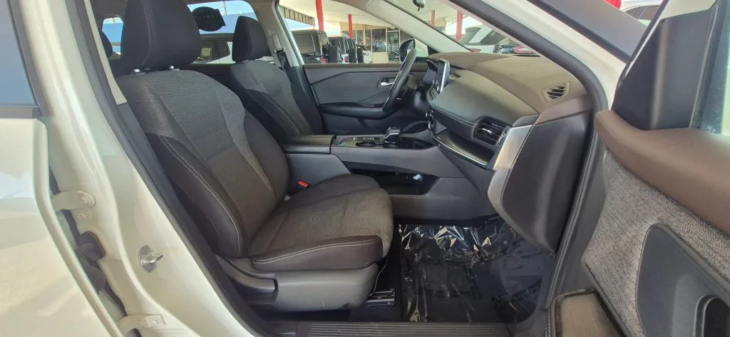 Nissan Rogue photo 14