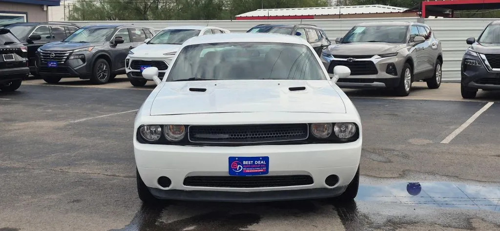 Dodge Challenger photo 9