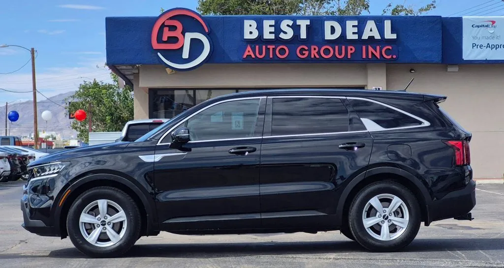 Black 2022 Kia Sorento LX Sport Utility 4D for sale in El Paso, TX