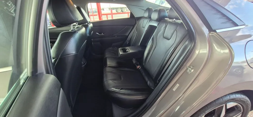 Hyundai Elantra photo 13