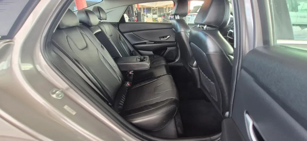 Hyundai Elantra photo 14