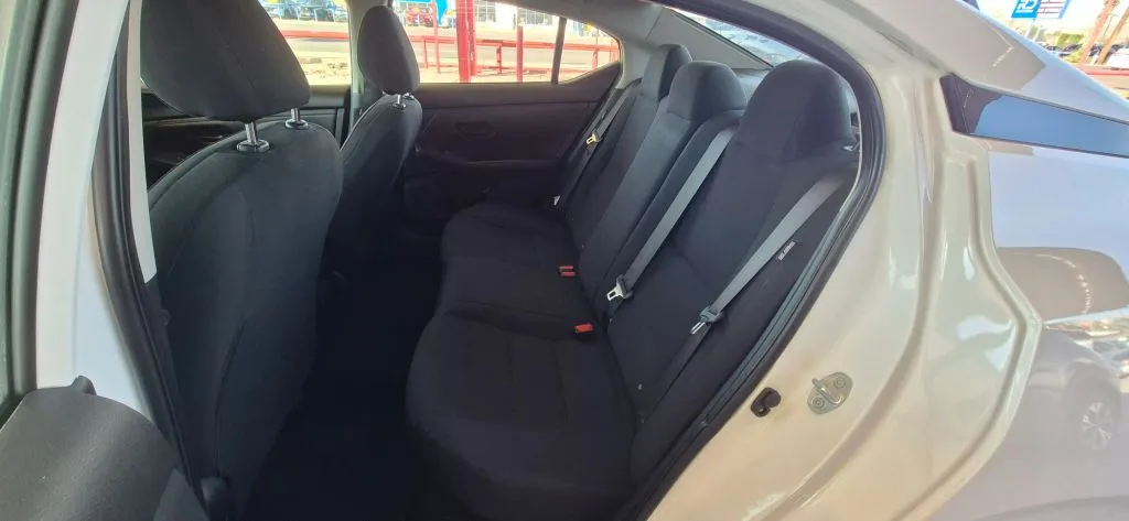 Nissan Sentra photo 12