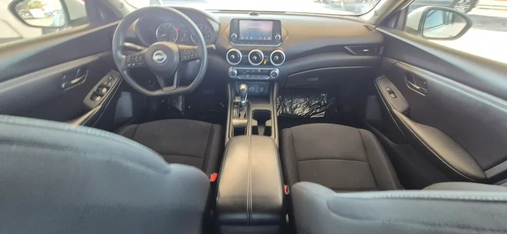 Nissan Sentra photo 15