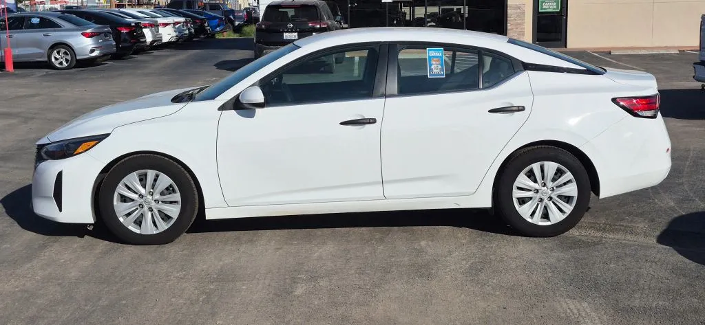 Nissan Sentra photo 3