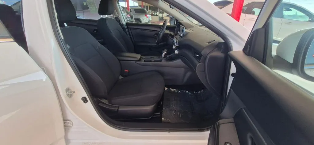 Nissan Sentra photo 14