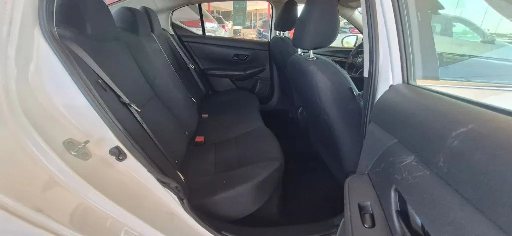 Nissan Sentra photo 13