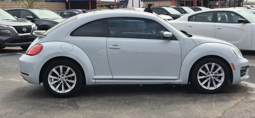 Volkswagen Beetle photo 6