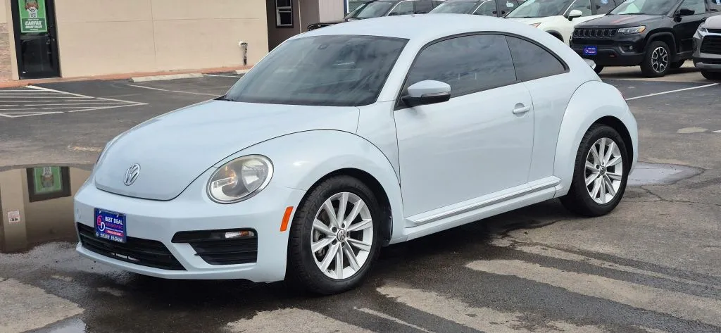 Volkswagen Beetle photo 2