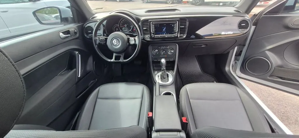 Volkswagen Beetle photo 13