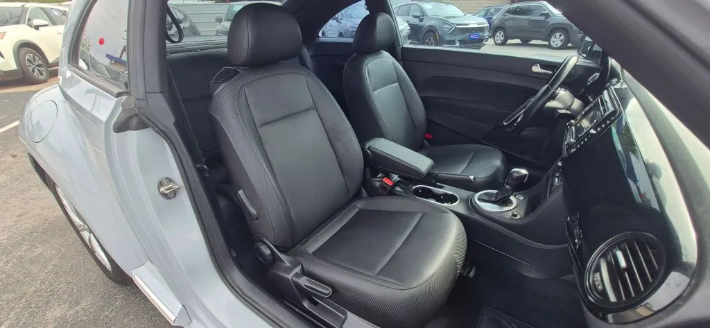 Volkswagen Beetle photo 12