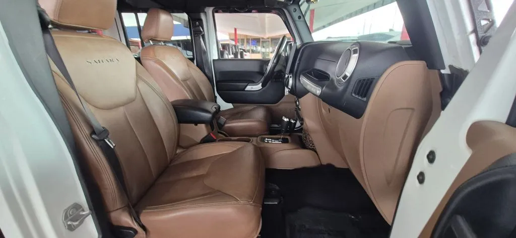 Jeep Wrangler photo 14