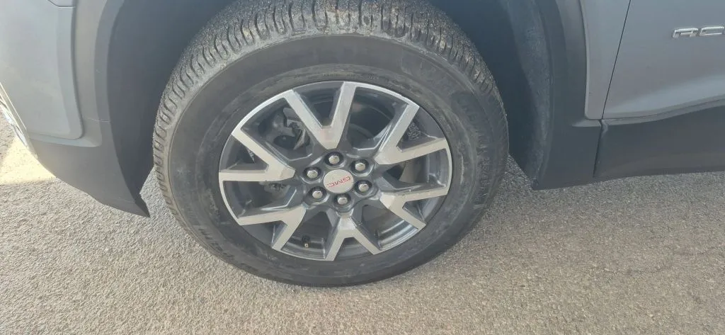 GMC Acadia photo 20