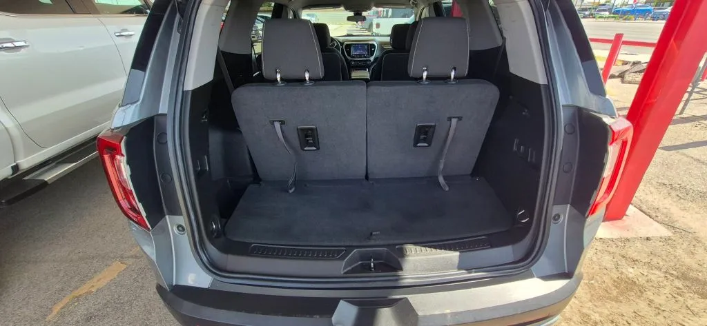 GMC Acadia photo 18