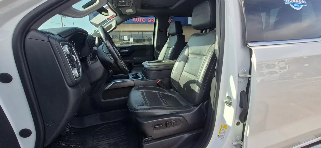 GMC Sierra photo 12