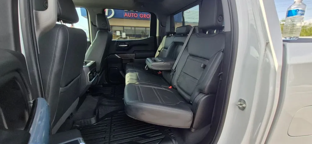 GMC Sierra photo 13