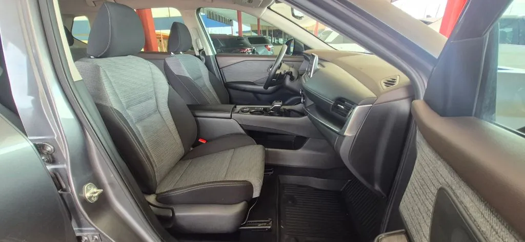 Nissan Rogue photo 14