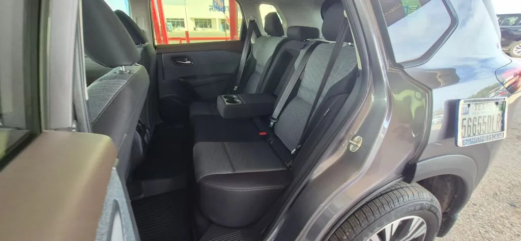 Nissan Rogue photo 12