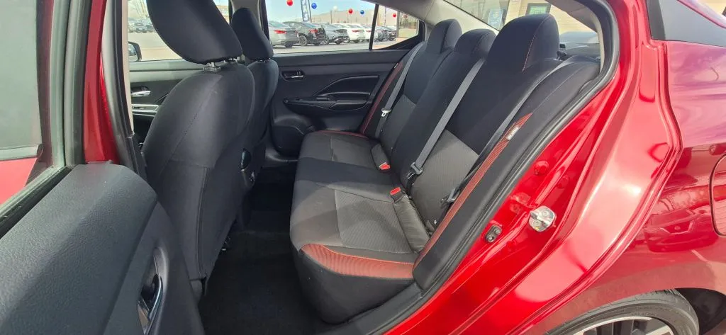 Nissan Versa photo 12