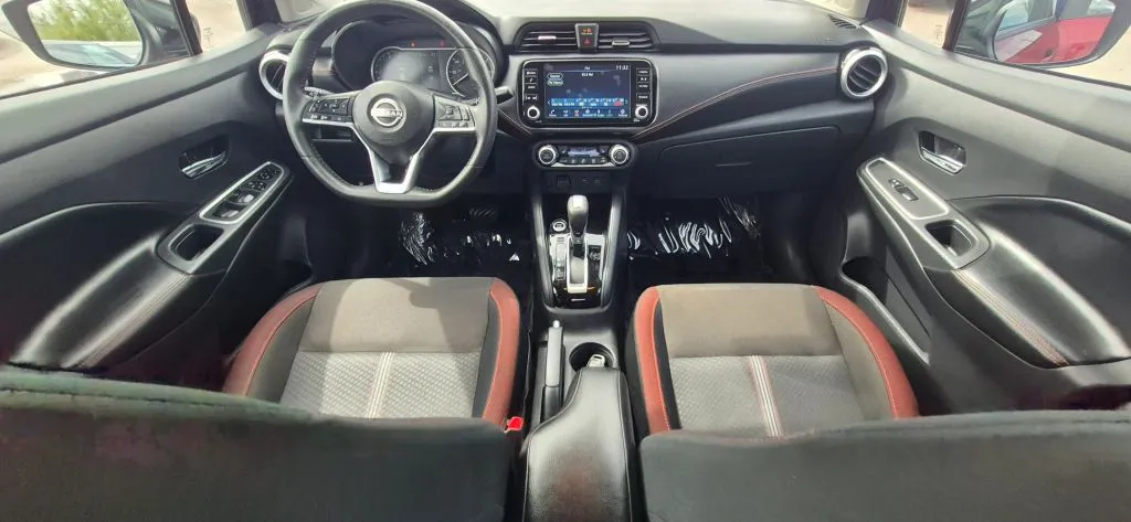 Nissan Versa photo 15