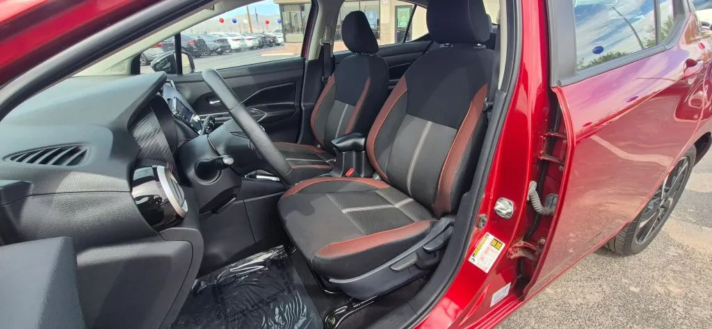 Nissan Versa photo 11