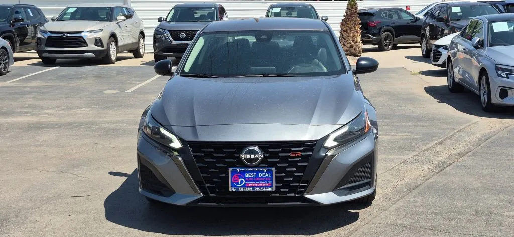 Nissan Altima photo 9