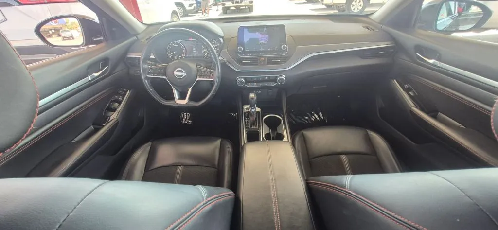 Nissan Altima photo 15