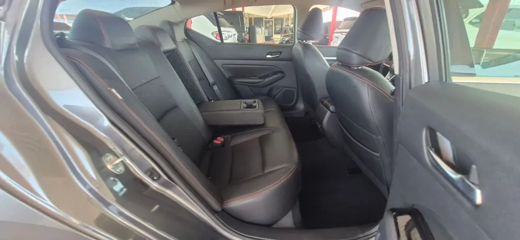 Nissan Altima photo 13
